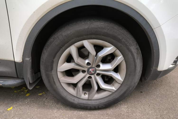 Used BORGWARD BX5 2017 20TGDI Automatic Two-Wheel Drive Entry-Level Edition Right Front Wheel Hub