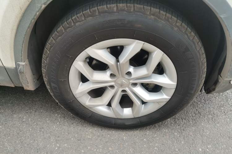 Used BORGWARD BX5 2017 20TGDI Automatic Two-Wheel Drive Pioneer Edition Right Front Wheel Hub