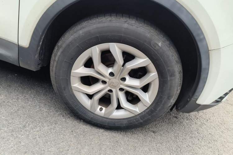 Used BORGWARD BX5 2017 20TGDI Automatic Two-Wheel Drive Pioneer Edition Right Front Wheel Hub