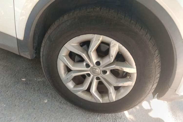Used BORGWARD BX5 2017 20TGDI Automatic Two-Wheel Drive Pioneer Edition Right Front Wheel Hub