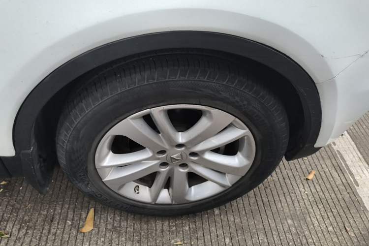 Used BORGWARD BX5 2017 20TGDI Automatic Two-Wheel Drive Pioneer Edition Right Front Wheel Hub