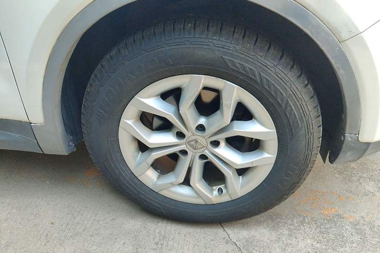 Used BORGWARD BX5 2017 20TGDI Automatic Two-Wheel Drive Pioneer Edition Right Front Wheel Hub