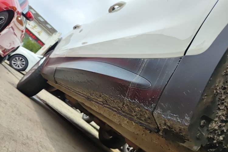 Used BORGWARD BX5 2017 20TGDI Automatic Two-Wheel Drive Pioneer Edition Right Side Sill