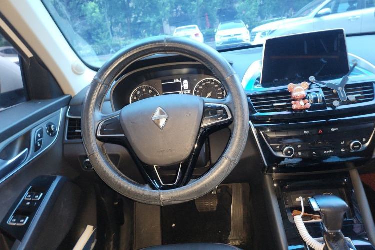 Used BORGWARD BX5 2017 20TGDI Automatic Two-Wheel Drive Pioneer Edition Steering Wheel