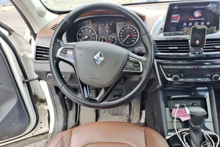 Used BORGWARD BX5 2017 25TGDI Automatic Two-Wheel Drive Fashion Plus Model Steering Wheel