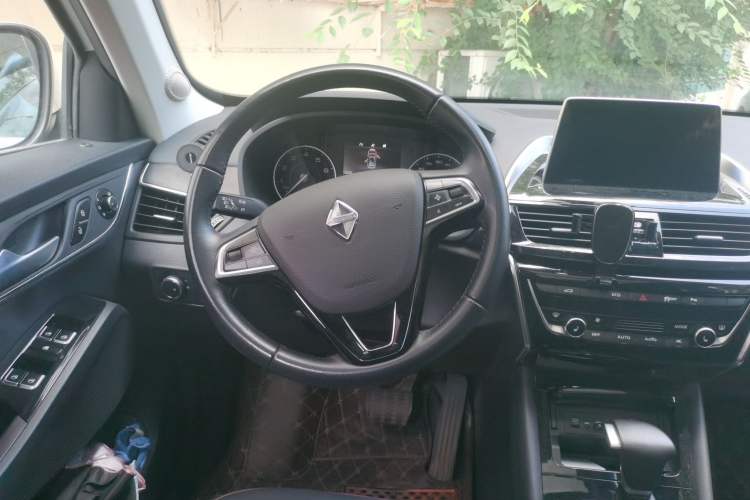 Used BORGWARD BX5 2017 25TGDI Automatic Two-Wheel Drive Smart Enjoyment Model Steering Wheel