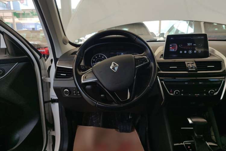 Used BORGWARD BX5 2017 20TGDI Automatic Two-Wheel Drive Pioneer Edition Steering Wheel