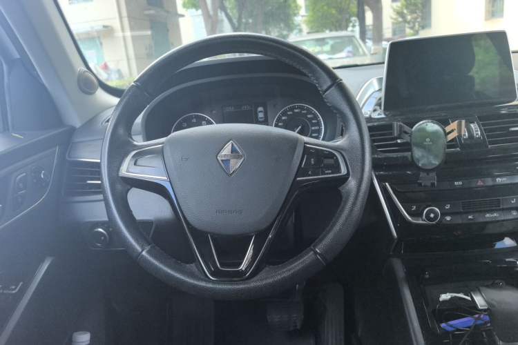 Used BORGWARD BX5 2017 20TGDI Automatic Two-Wheel Drive New Edition Steering Wheel