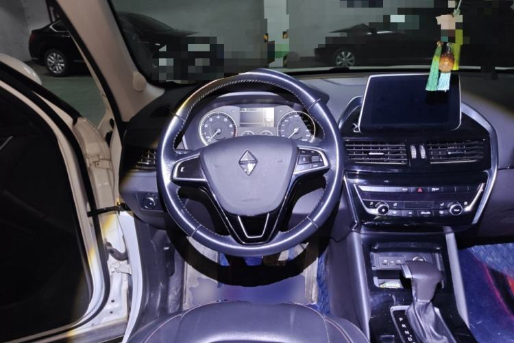 Used BORGWARD BX5 2017 20TGDI Automatic Two-Wheel Drive Pioneer Edition Steering Wheel