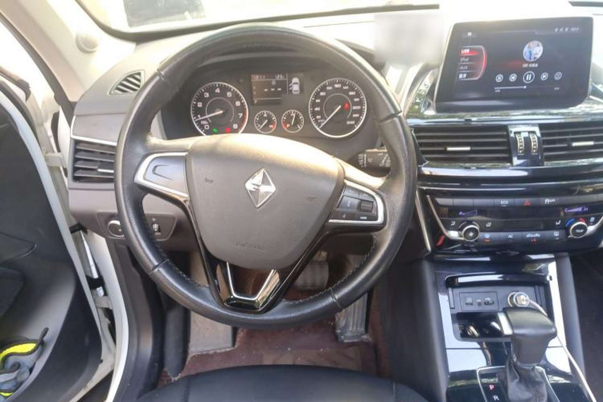 Used BORGWARD BX5 2017 20TGDI Automatic Two-Wheel Drive Pioneer Edition Steering Wheel