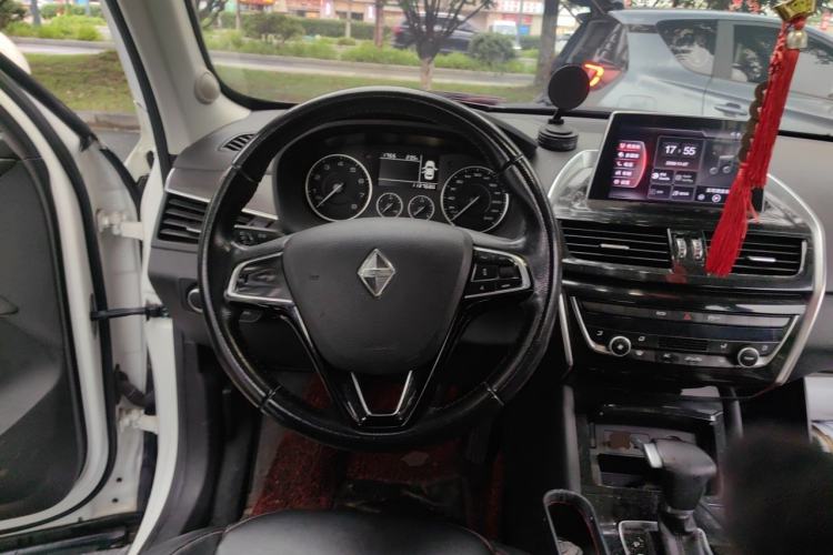 Used BORGWARD BX5 2017 20TGDI Automatic Two-Wheel Drive Pioneer Edition Steering Wheel
