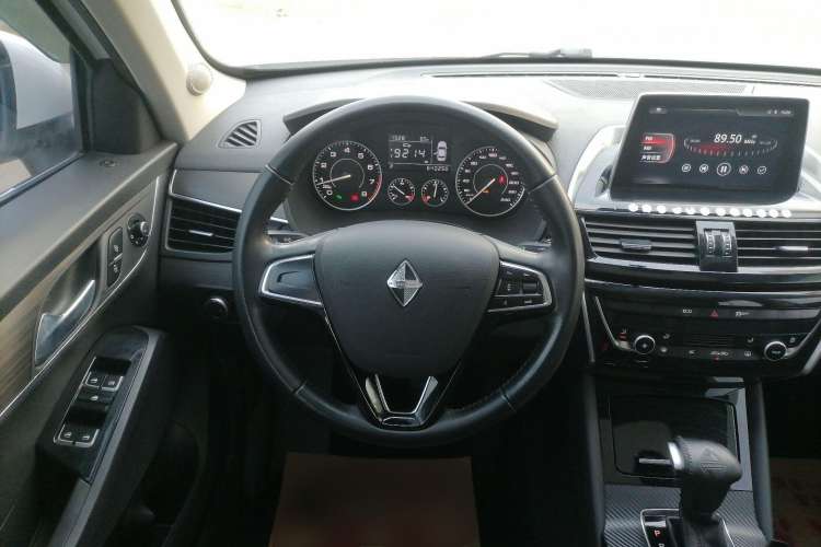 Used BORGWARD BX5 2017 20TGDI Automatic Two-Wheel Drive Pioneer Edition Steering Wheel