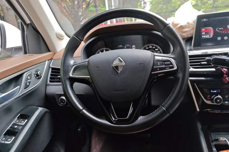 Used BORGWARD BX5 2017 20TGDI Automatic Two-Wheel Drive New Edition Steering Wheel