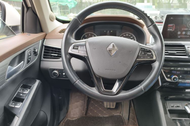 Used BORGWARD BX5 2017 25TGDI Automatic Four-Wheel Drive Premium Model Steering Wheel