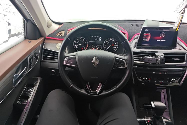 Used BORGWARD BX5 2017 20TGDI Automatic Two-Wheel Drive Pioneer Edition Steering Wheel