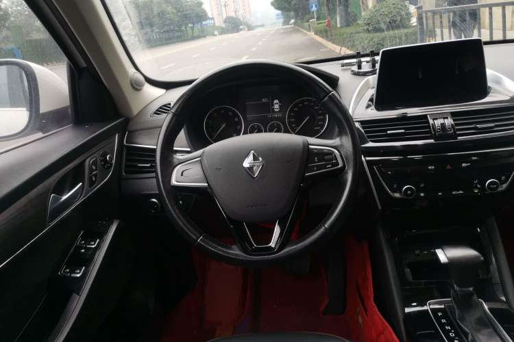 Used BORGWARD BX5 2017 20TGDI Automatic Two-Wheel Drive Pioneer Edition Steering Wheel