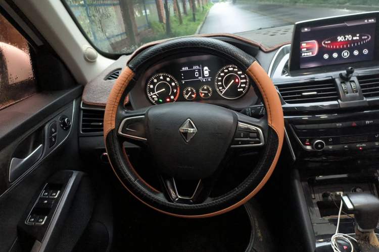 Used BORGWARD BX5 2017 20TGDI Automatic Two-Wheel Drive Pioneer Edition Steering Wheel