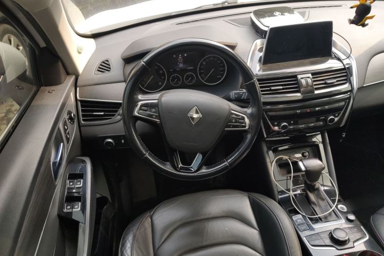 Used BORGWARD BX5 2017 25TGDI Automatic Two-Wheel Drive Sharp Model Steering Wheel