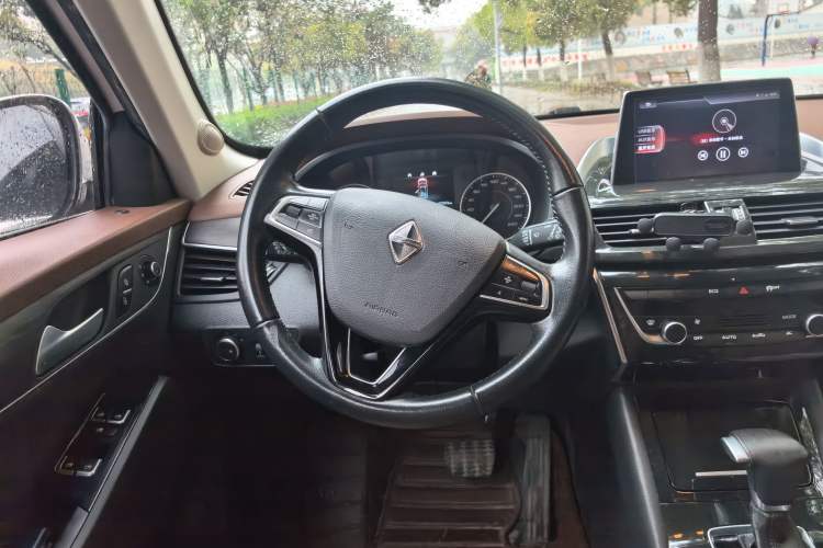 Used BORGWARD BX5 2017 25TGDI Automatic Two-Wheel Drive Fashion Model Steering Wheel