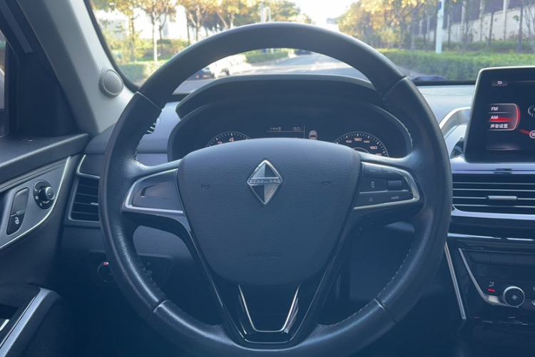 Used BORGWARD BX5 2017 20TGDI Automatic Two-Wheel Drive Pioneer Edition Steering Wheel