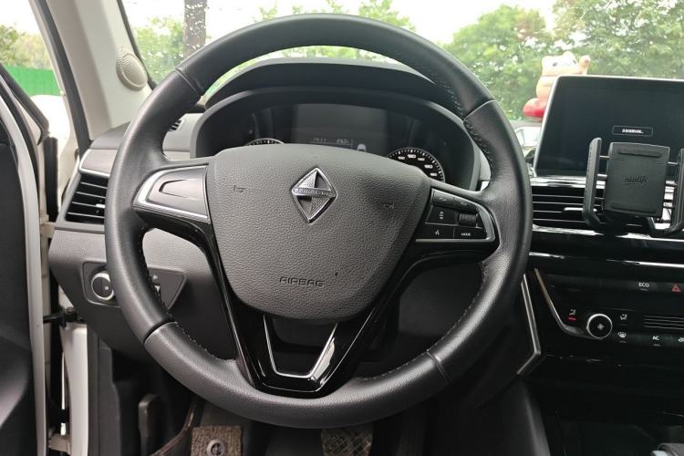 Used BORGWARD BX5 2017 20TGDI Automatic Two-Wheel Drive Pioneer Edition Steering Wheel