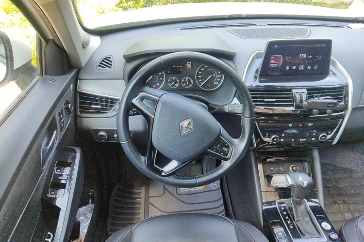 Used BORGWARD BX5 2017 20TGDI Automatic Two-Wheel Drive Pioneer Edition Steering Wheel