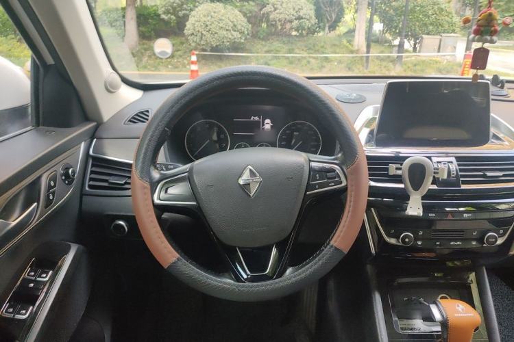 Used BORGWARD BX5 2017 20TGDI Automatic Two-Wheel Drive Pioneer Edition Steering Wheel