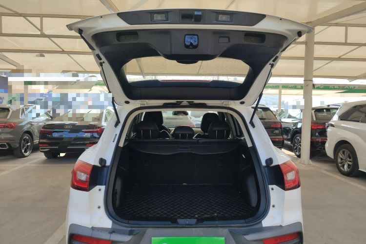 Used BORGWARD BX5 2017 20TGDI Automatic Two-Wheel Drive Pioneer Edition Trunk
