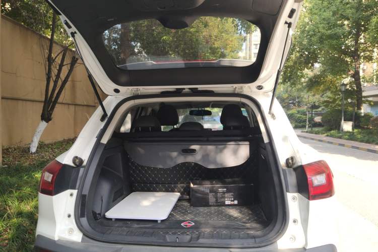 Used BORGWARD BX5 2017 20TGDI Automatic Two-Wheel Drive Pioneer Edition Trunk
