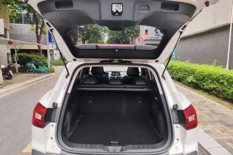 Used BORGWARD BX5 2017 20TGDI Automatic Two-Wheel Drive Pioneer Edition Trunk