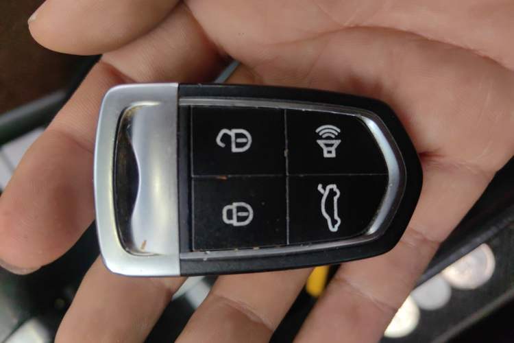 Used BORGWARD BX5 2017 20TGDI Automatic Two-Wheel Drive Pioneer Edition Vehicle Key