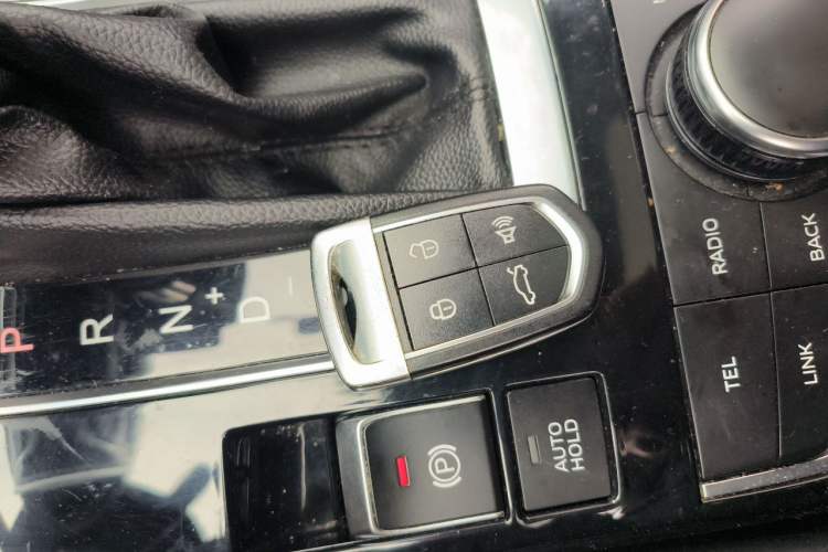 Used BORGWARD BX5 2017 20TGDI Automatic Two-Wheel Drive Pioneer Edition Vehicle Key