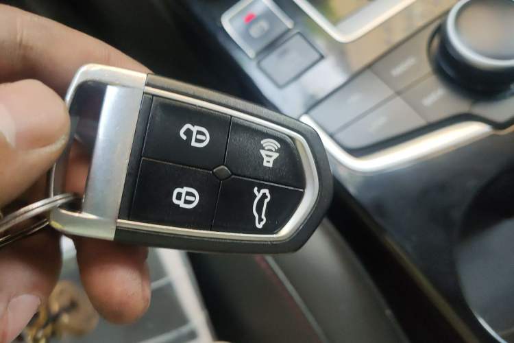 Used BORGWARD BX5 2017 20TGDI Automatic Two-Wheel Drive Pioneer Edition Vehicle Key
