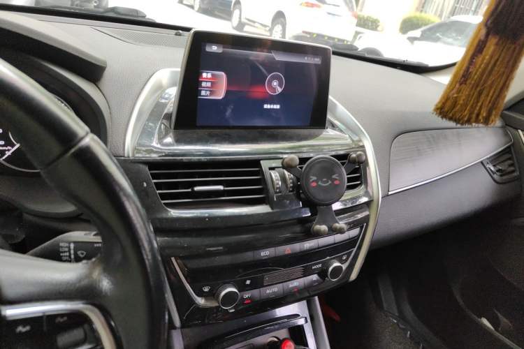 Used BORGWARD BX5 2017 25TGDI Automatic Two-Wheel Drive Fashion Plus Model Audio And AC Panel
