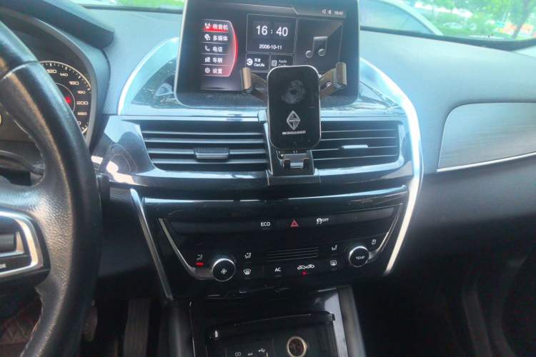 Used BORGWARD BX5 2017 20TGDI Automatic Two-Wheel Drive New Edition Audio And AC Panel