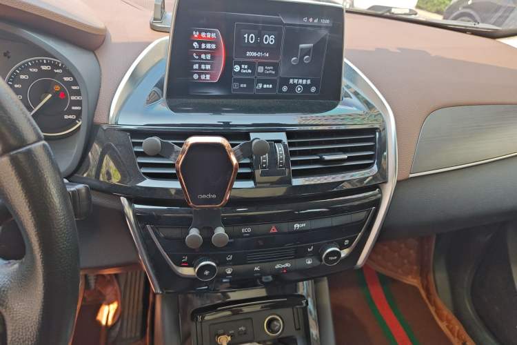 Used BORGWARD BX5 2017 20TGDI Automatic Two-Wheel Drive Pioneer Edition Audio And AC Panel