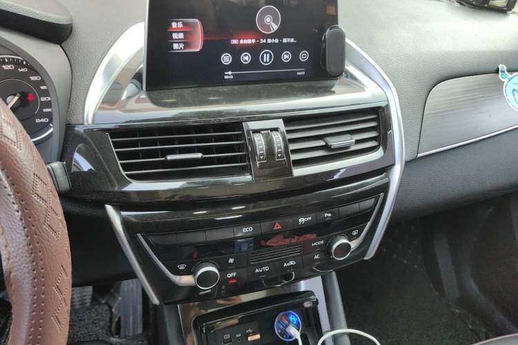 Used BORGWARD BX5 2017 25TGDI Automatic Two-Wheel Drive Sharp Model Audio And AC Panel