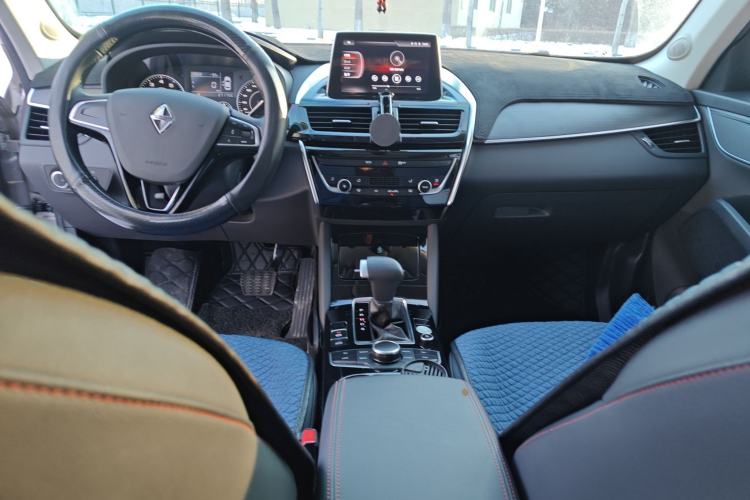 Used BORGWARD BX5 2017 20TGDI Automatic Two-Wheel Drive Pioneer Edition Center Console
