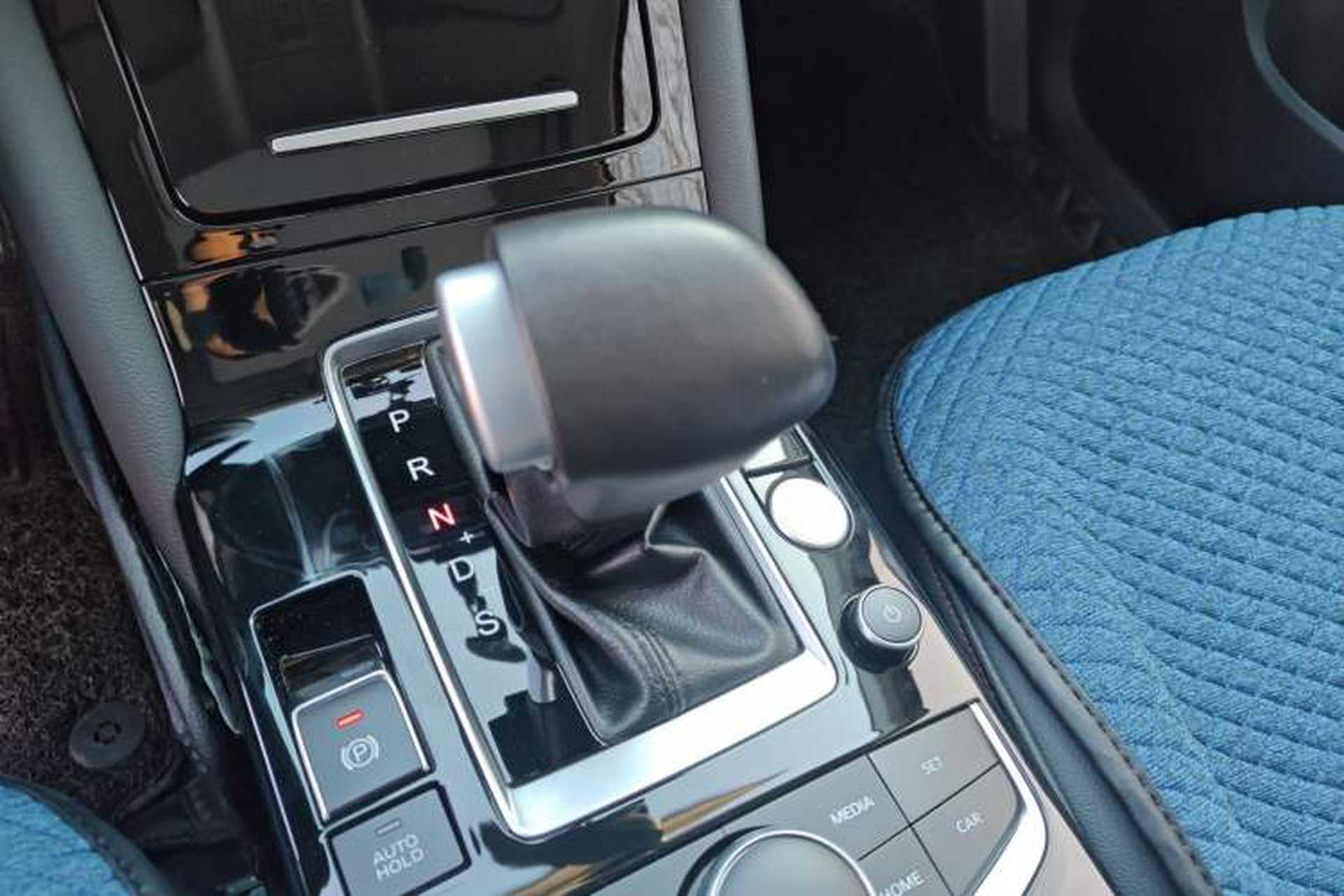 Used BORGWARD BX5 2017 20TGDI Automatic Two-Wheel Drive Pioneer Edition Gear Lever