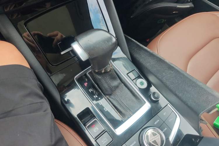 Used BORGWARD BX5 2017 20TGDI Automatic Two-Wheel Drive Leading Edition Gear Lever