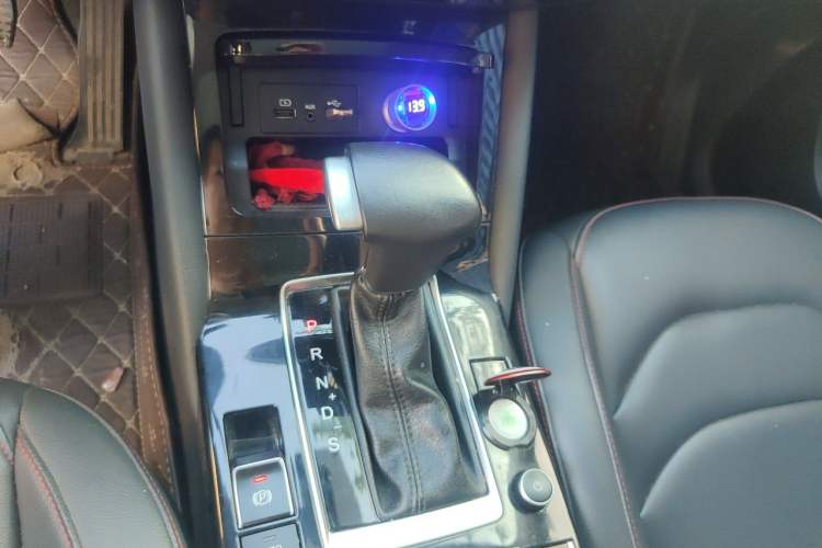 Used BORGWARD BX5 2017 20TGDI Automatic Two-Wheel Drive Leading Edition Gear Lever