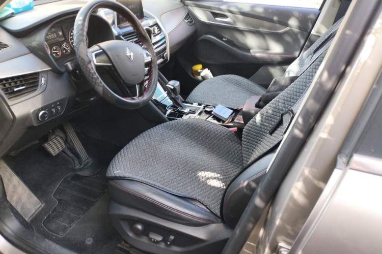 Used BORGWARD BX5 2017 20TGDI Automatic Two-Wheel Drive Pioneer Edition Left Front Seat