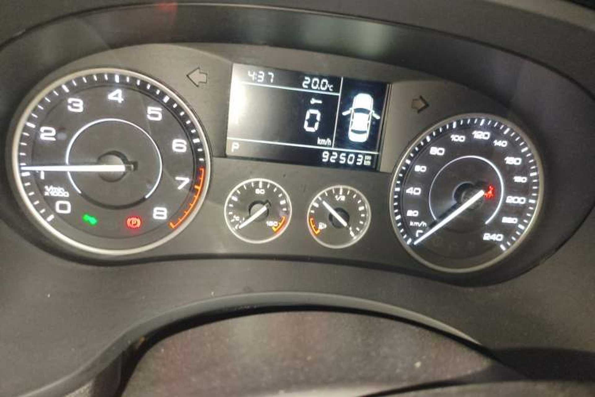 Used BORGWARD BX5 2017 20TGDI Automatic Two-Wheel Drive New Edition Odometer Close Up