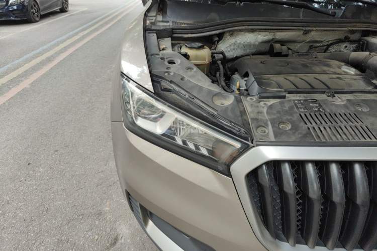 Used BORGWARD BX5 2017 25TGDI Automatic Two-Wheel Drive Fashion Plus Model Right Front Headlight