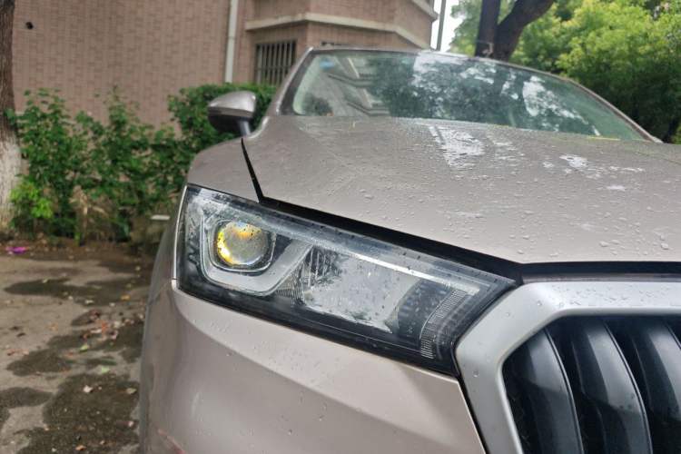 Used BORGWARD BX5 2017 20TGDI Automatic Two-Wheel Drive Pioneer Edition Right Front Headlight