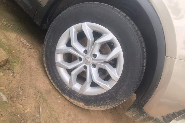 Used BORGWARD BX5 2017 20TGDI Automatic Two-Wheel Drive New Edition Right Front Wheel Hub