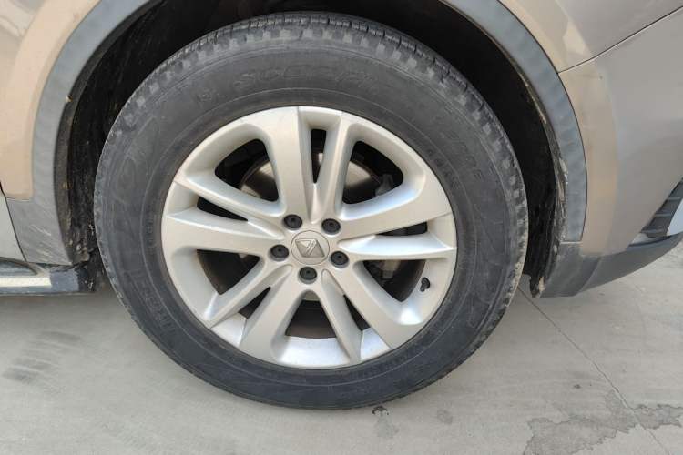Used BORGWARD BX5 2017 25TGDI Automatic Two-Wheel Drive Sharp Model Right Front Wheel Hub