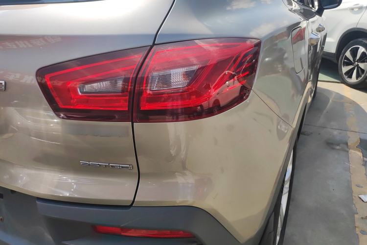 Used BORGWARD BX5 2017 25TGDI Automatic Two-Wheel Drive Sharp Model Right Rear Taillight
