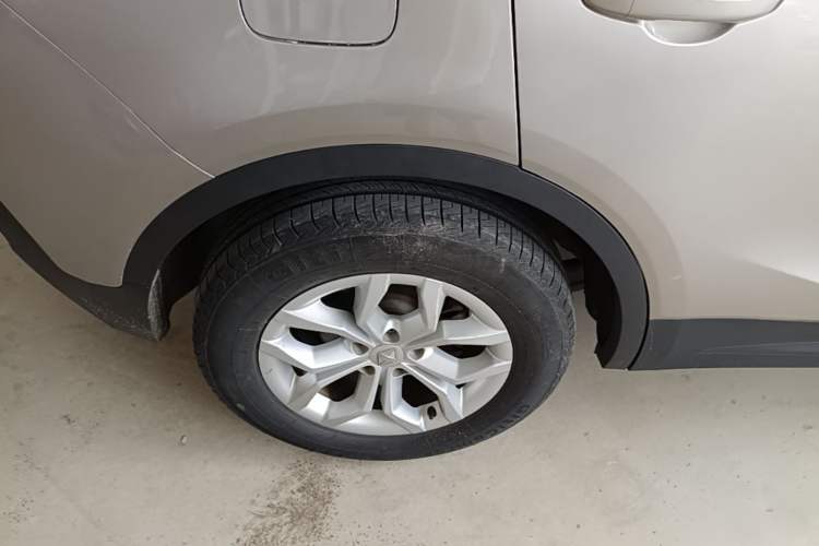 Used BORGWARD BX5 2017 20TGDI Automatic Two-Wheel Drive Pioneer Edition Right Rear Wheel Hub