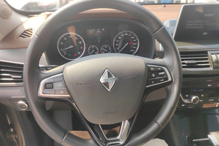 Used BORGWARD BX5 2017 25TGDI Automatic Two-Wheel Drive Sharp Model Steering Wheel